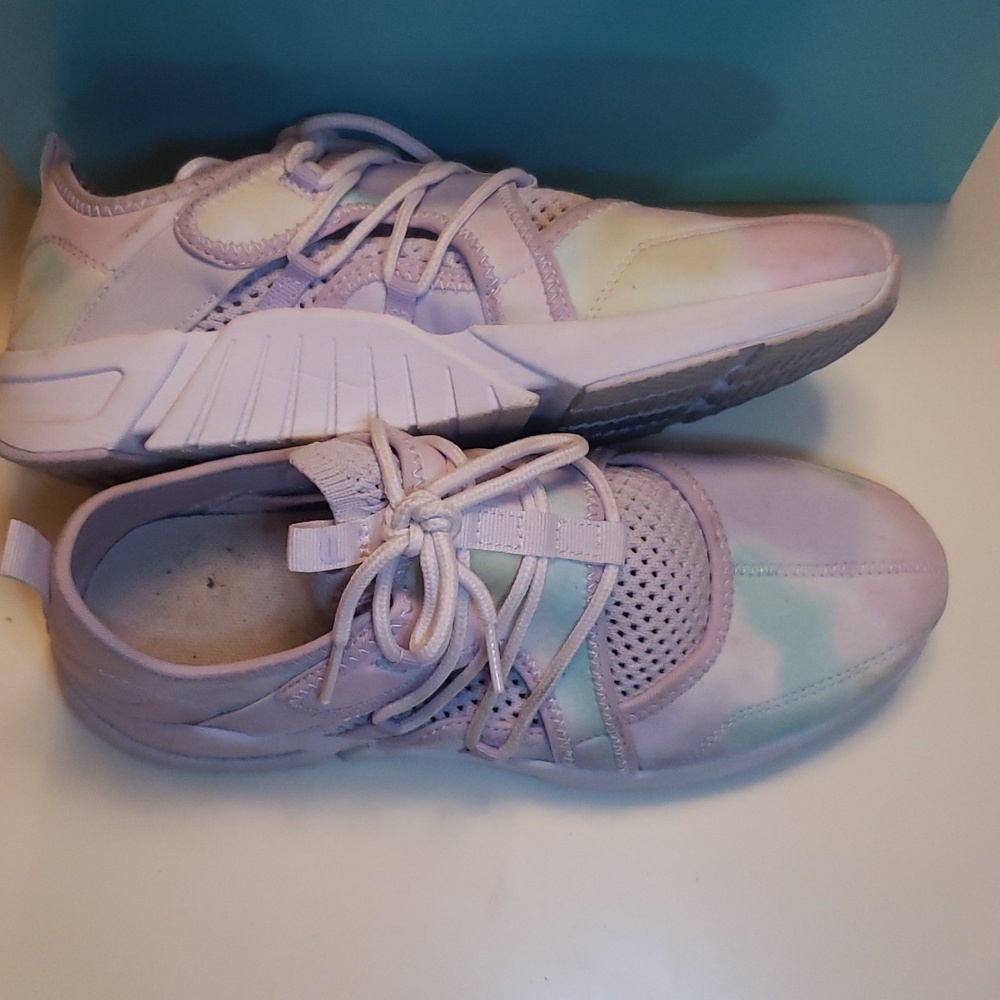 Brookside Performance Sneakers - Picture 6 of 6